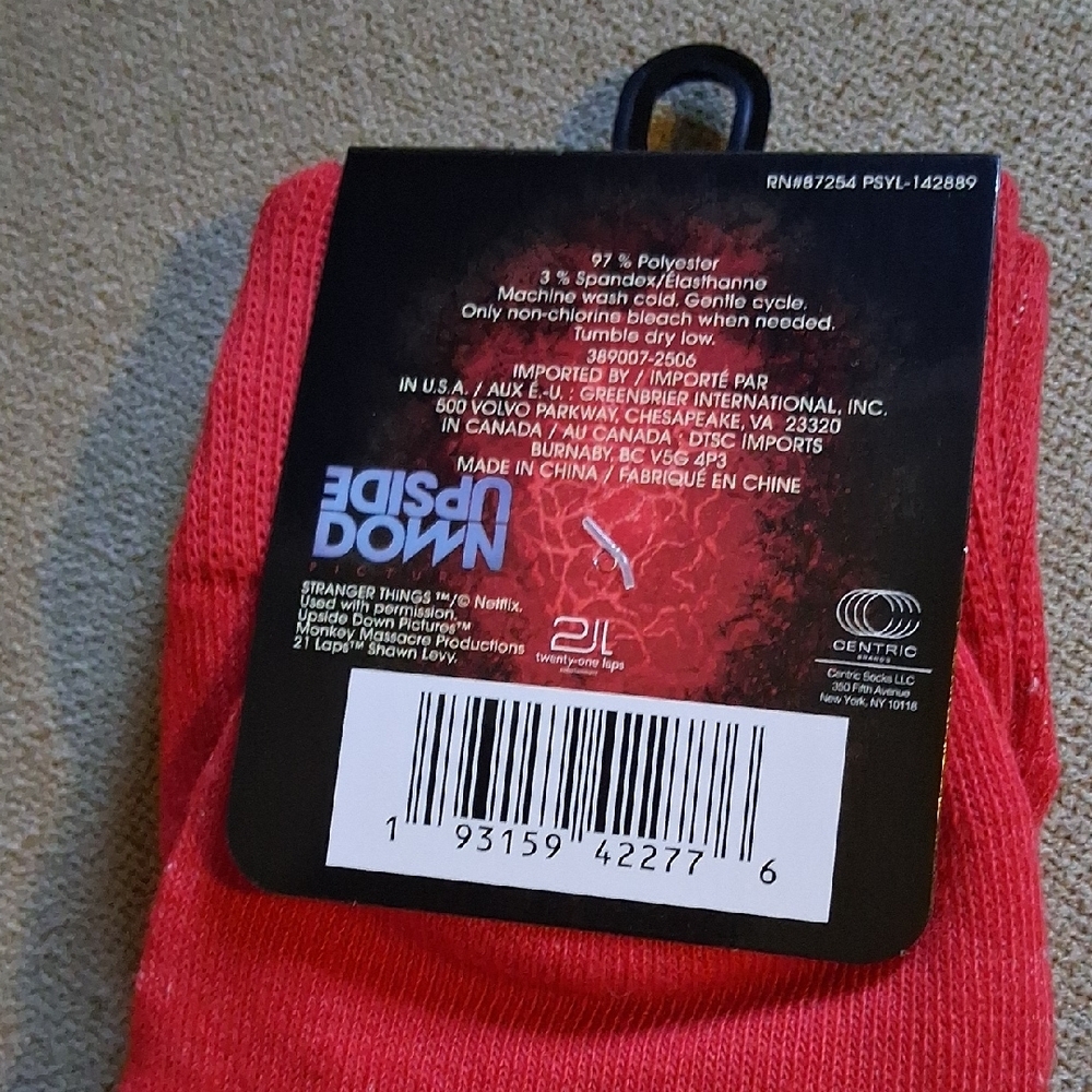Stranger Things Red Graphic Socks - Picture 3 of 8